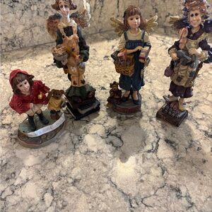 Boyd’s bear and friends Figurines